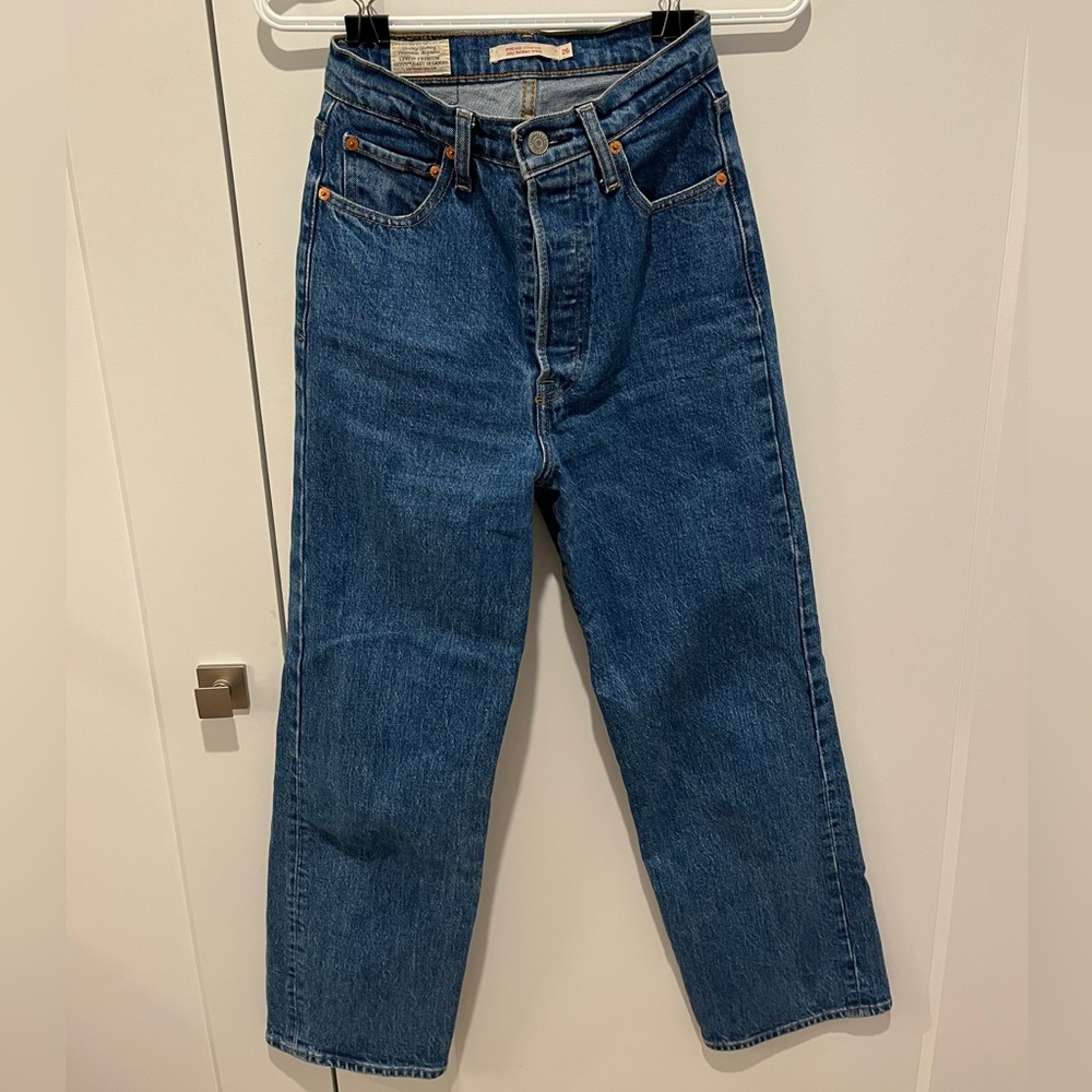 Levi's Ribcage Straight Jeans size 26